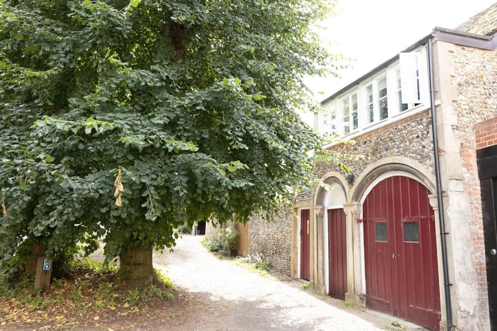 Central Medieval Grid Unique Home With Gated Parking Bury St. Edmunds 외부 사진