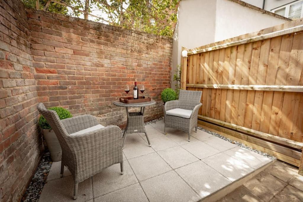 Central Medieval Grid Unique Home With Gated Parking Bury St. Edmunds 외부 사진