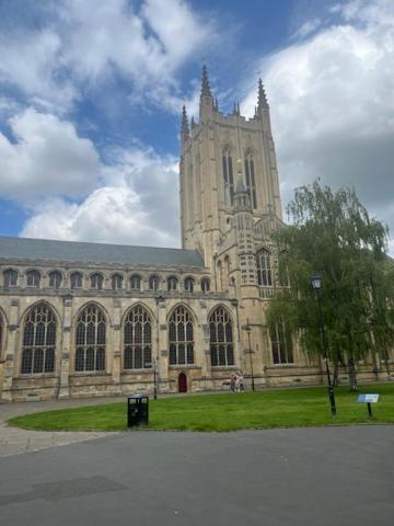 Central Medieval Grid Unique Home With Gated Parking Bury St. Edmunds 외부 사진