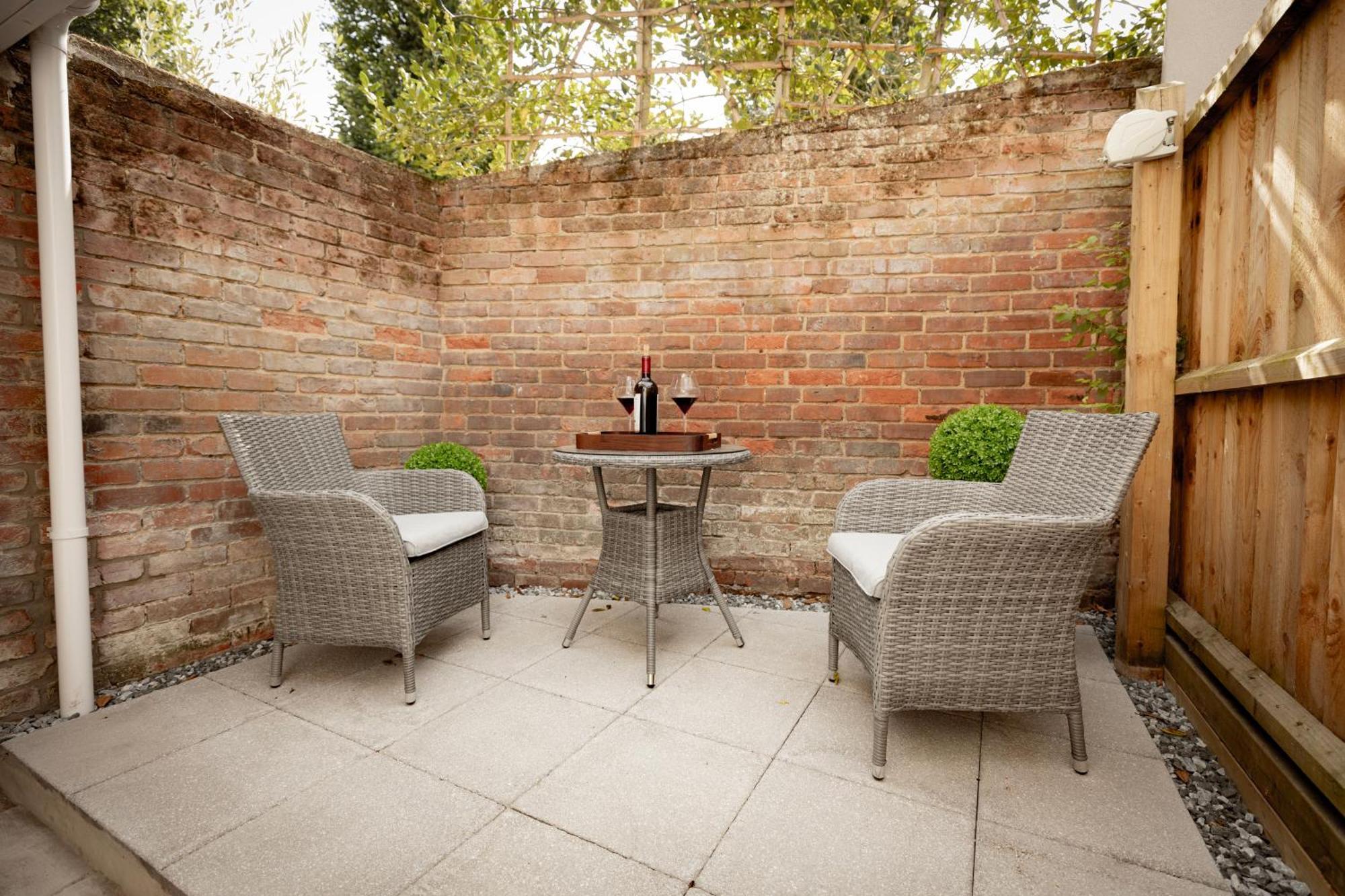 Central Medieval Grid Unique Home With Gated Parking Bury St. Edmunds 외부 사진